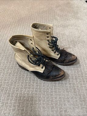 Rare Brimfield Freebird by Steven Two-Tone Beige and Black Lace-Up Ankle Boots